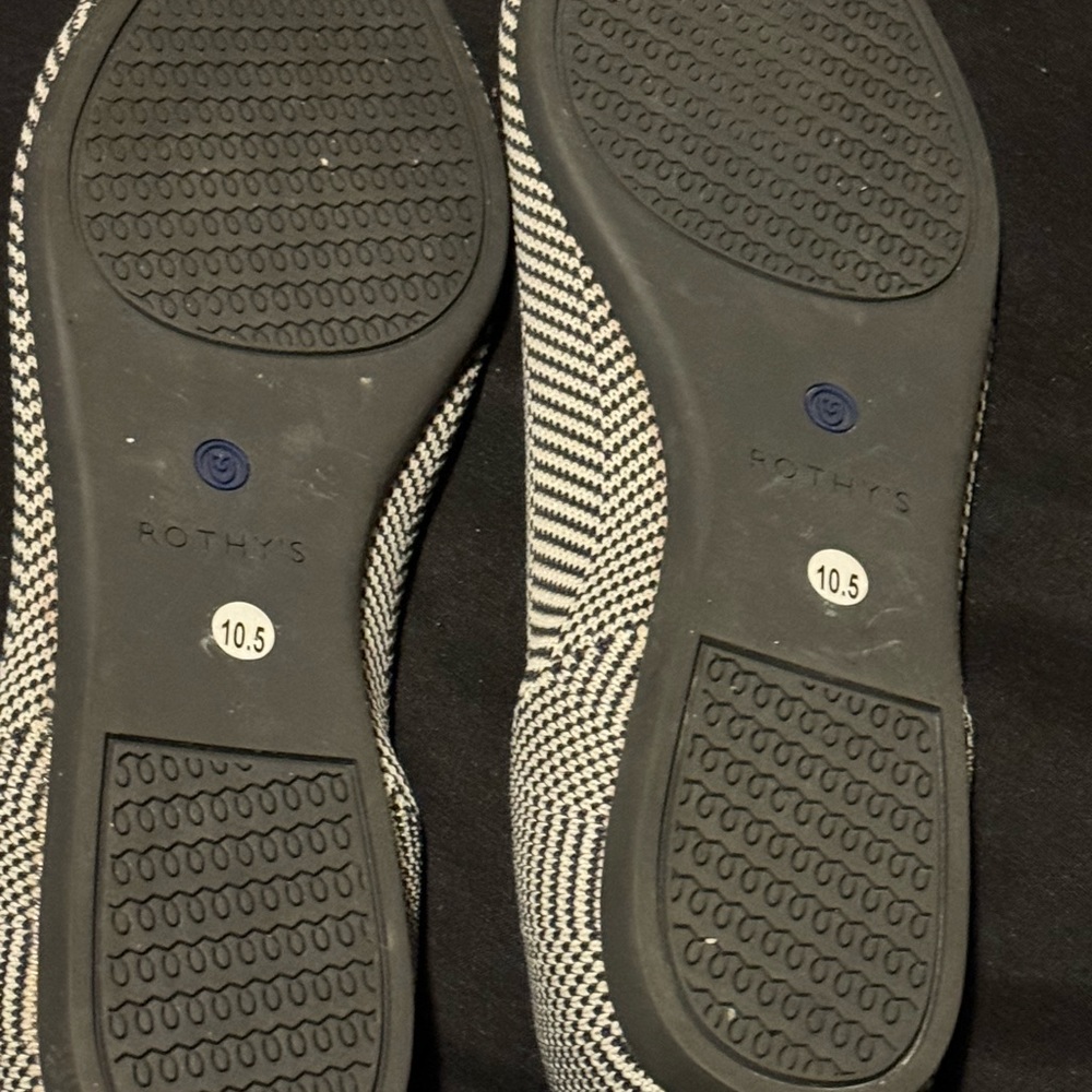 Woman Rothy’s shoe - Picture 3 of 3